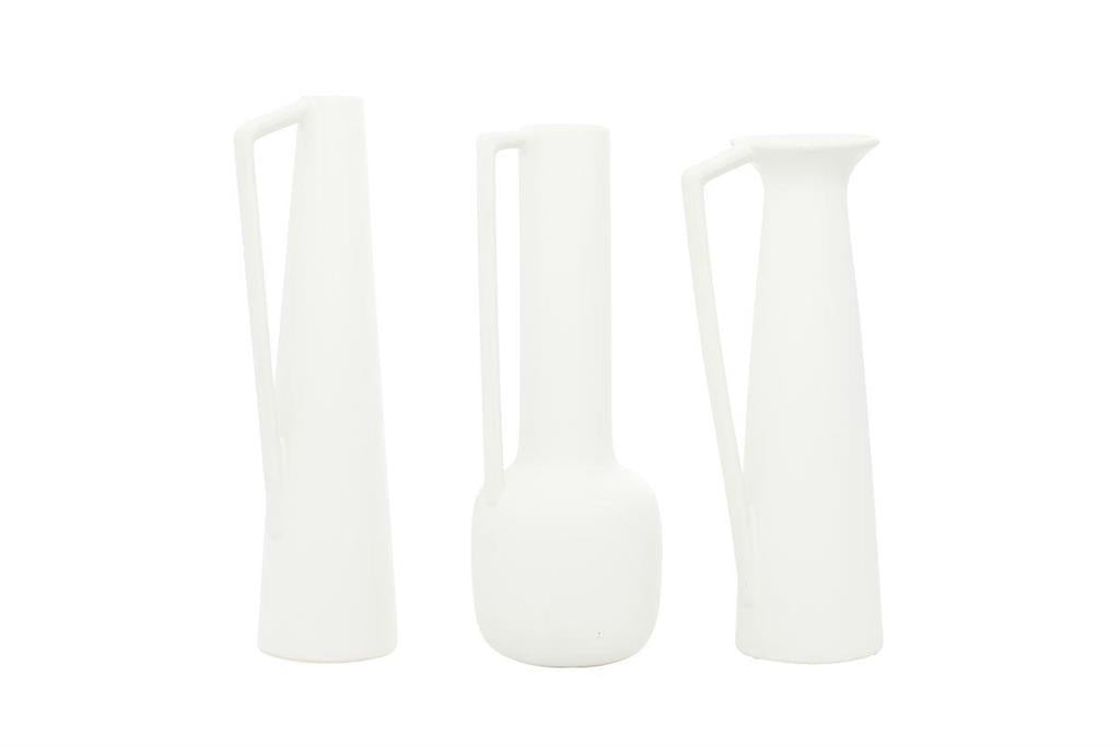 Design Shop  Cosmoliving By Cosmopolitan 16 inch White Ceramic Vase w/ Handles