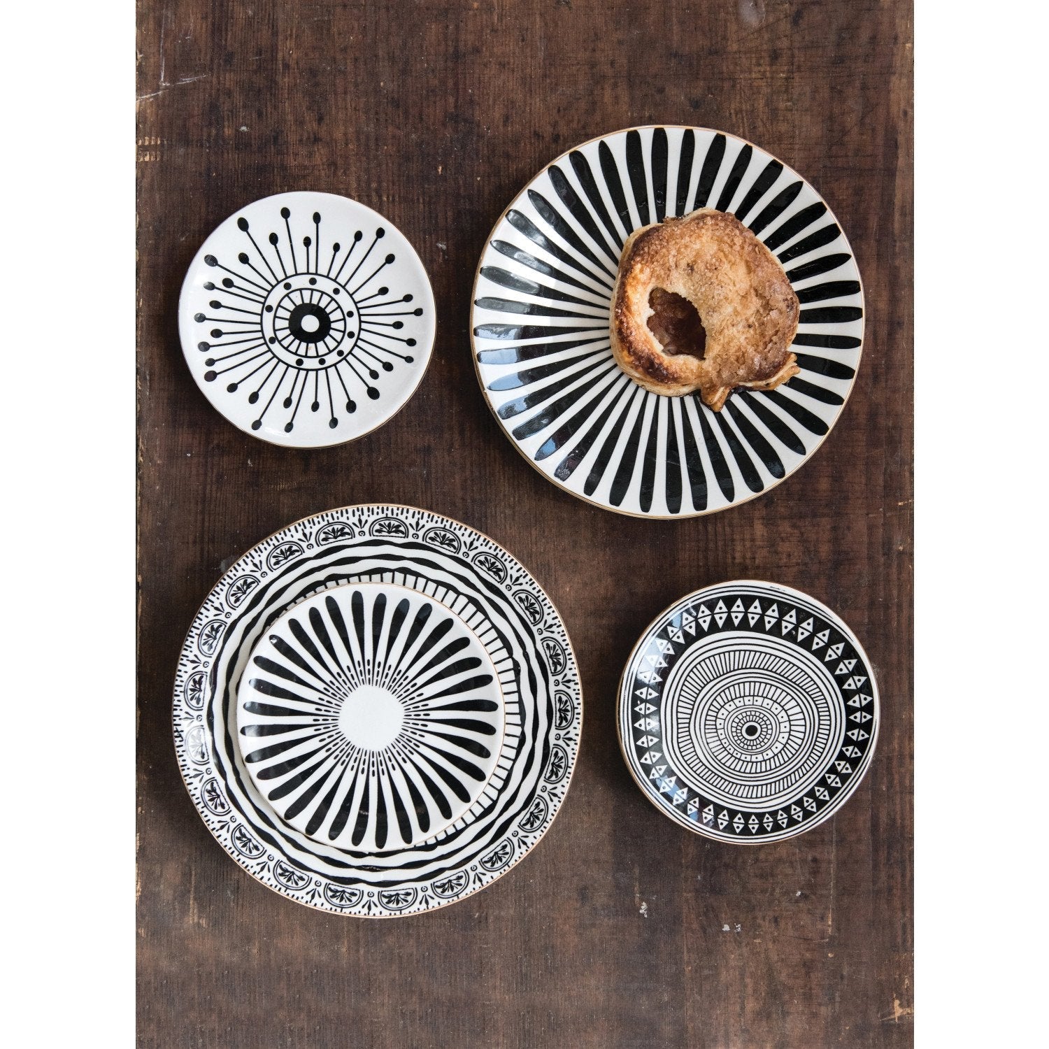Design Shop Stoneware Plate, Set of 4